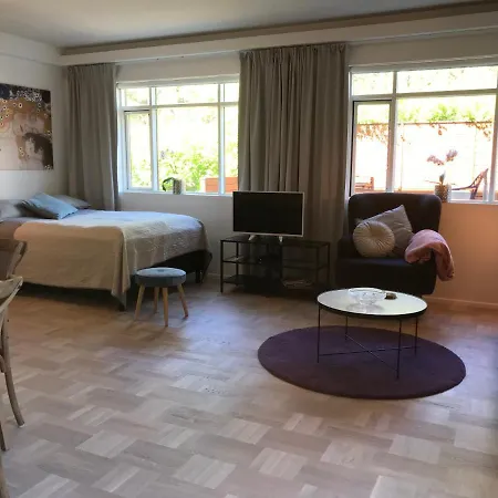 Casa Disa - A Boutique In City's Park And Botanical Garden In Laugardalur, Hot-spring-valley