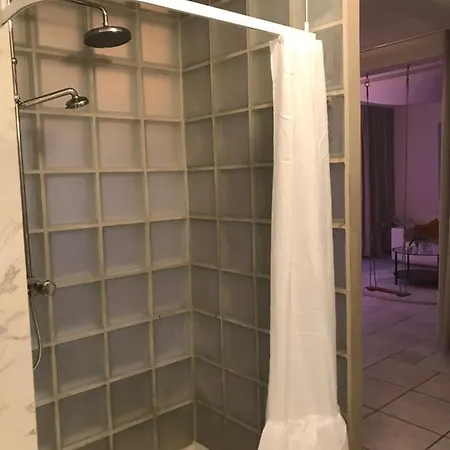 Casa Disa - A Boutique In City's Park And Botanical Garden In Laugardalur, Hot-spring-valley Appartement