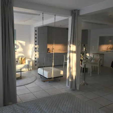 Casa Disa - A Boutique In City's Park And Botanical Garden In Laugardalur, Hot-spring-valley