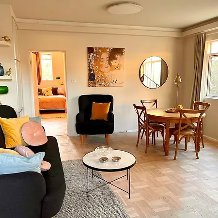 Appartement Casa Disa - A Boutique In City's Park And Botanical Garden In Laugardalur, Hot-spring-valley