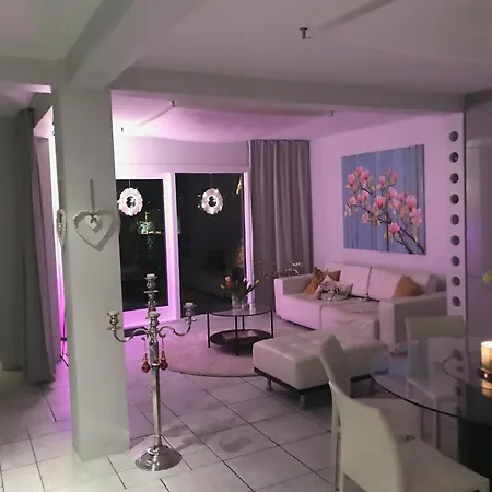 Casa Disa - A Boutique In City's Park And Botanical Garden In Laugardalur, Hot-spring-valley *