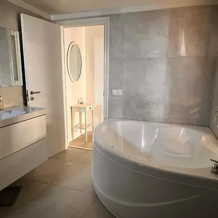 Appartement Casa Disa - A Boutique In City's Park And Botanical Garden In Laugardalur, Hot-spring-valley