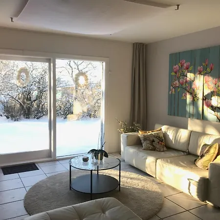 Casa Disa - A Boutique In City's Park And Botanical Garden In Laugardalur, Hot-spring-valley Appartement Reykjavik