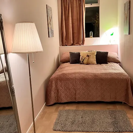 Casa Disa - A Boutique In City's Park And Botanical Garden In Laugardalur, Hot-spring-valley Appartement